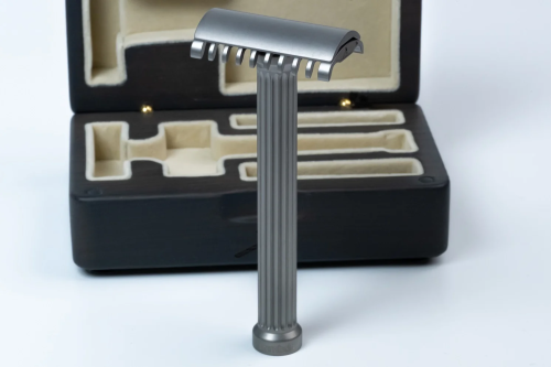 Т-образная бритва с открытым срезом Lambda Razors Ares v2 Titanium Satin Finish фото 10