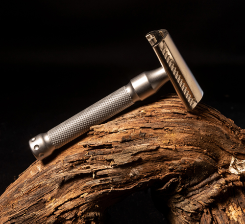 Т-образная бритва с косым срезом The Goodfellas' Smile Legione Slant фото 3