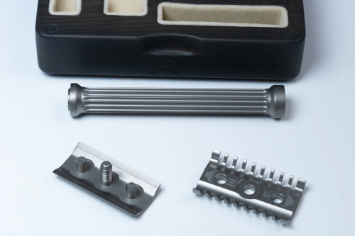 Т-образная бритва с открытым срезом Lambda Razors Ares v2 Titanium Satin Finish фото 7