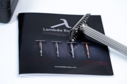 Т-образная бритва с открытым срезом Lambda Razors Ares v2 Titanium Satin Finish фото 14