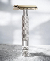 Т-образная бритва с закрытым срезом The Goodfellas' Smile Impero