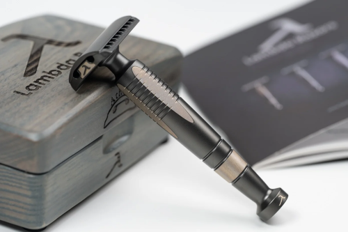 Т-образная бритва с закрытым срезом Lambda Razors Athena Stainless Steel DLC Satin фото 13